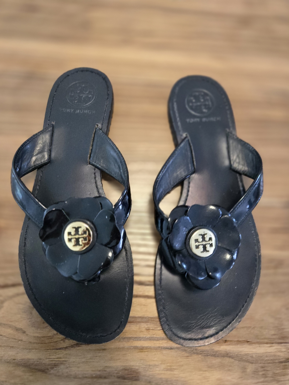 Tory Burch flip flops size 7.5 - Picture 2 of 7